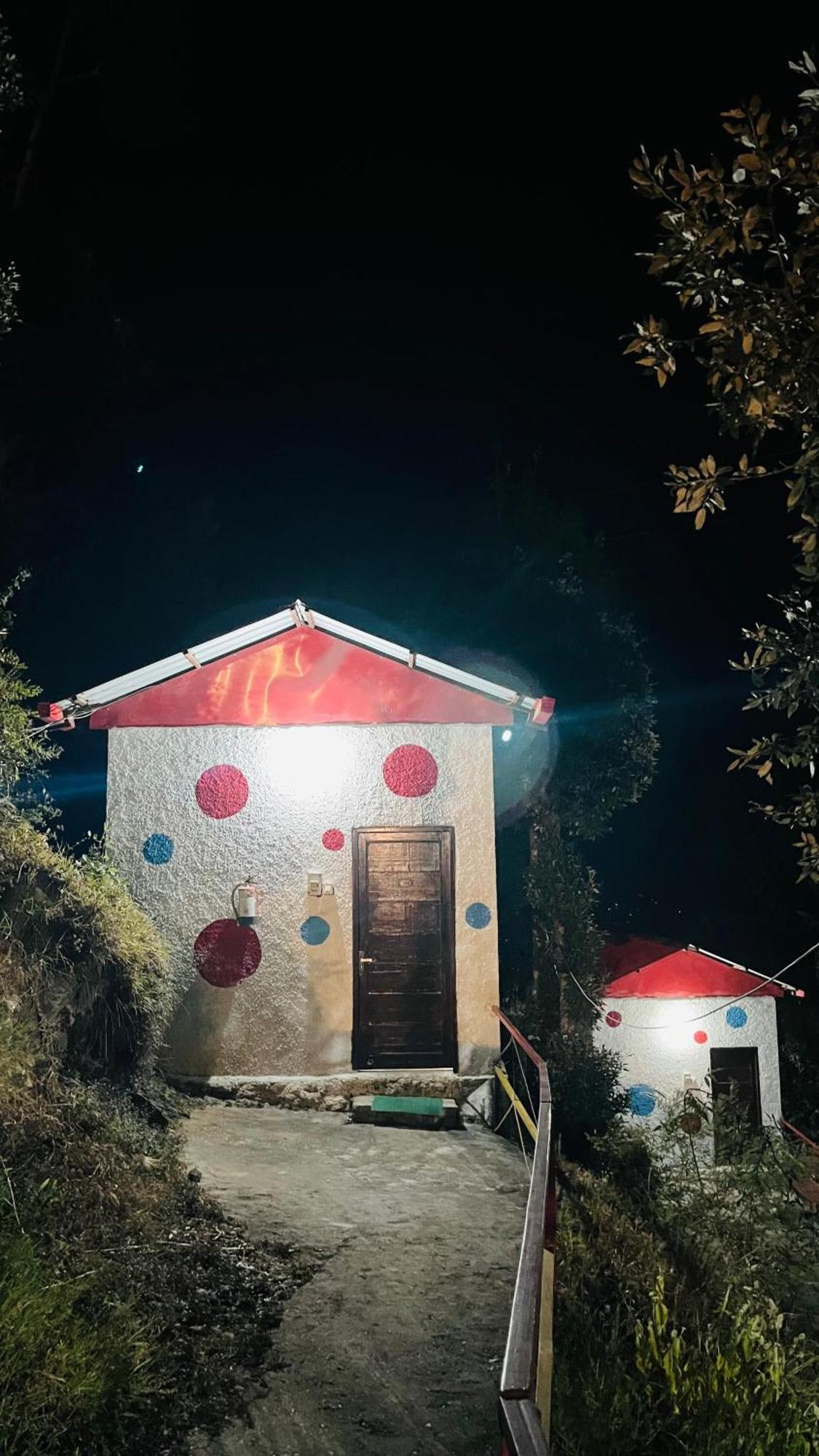 Dev Bhoomi Resort Kanatal Exterior foto
